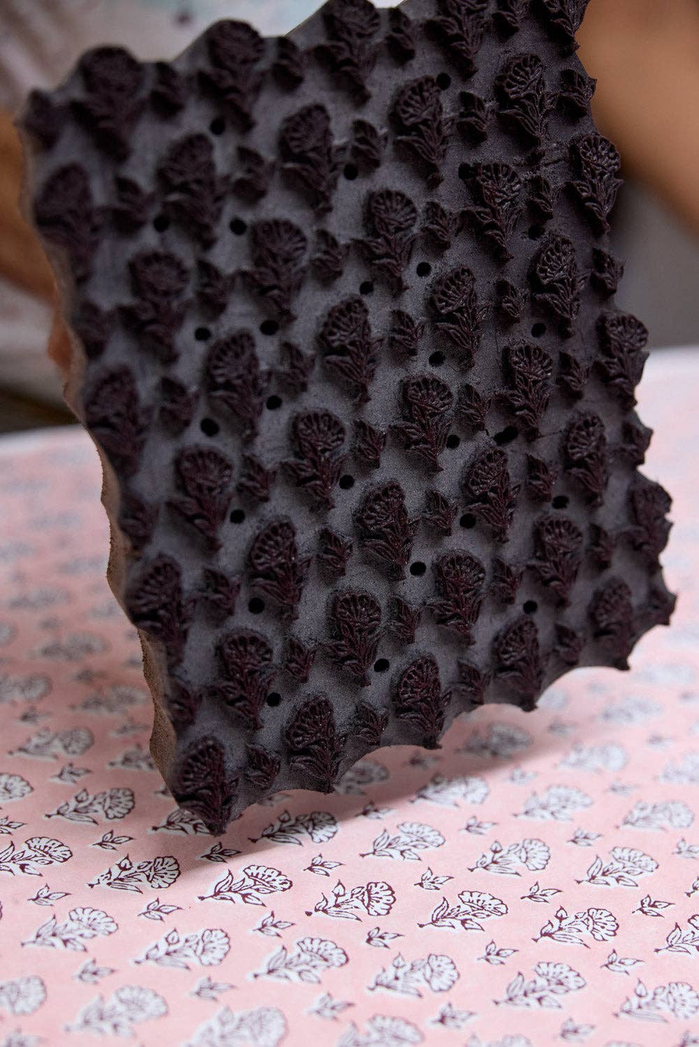 Carte fleurie – Petites fleurs sur fond rose poudré