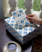 Carte fleurie – Treillage de fleurs bleues indigo