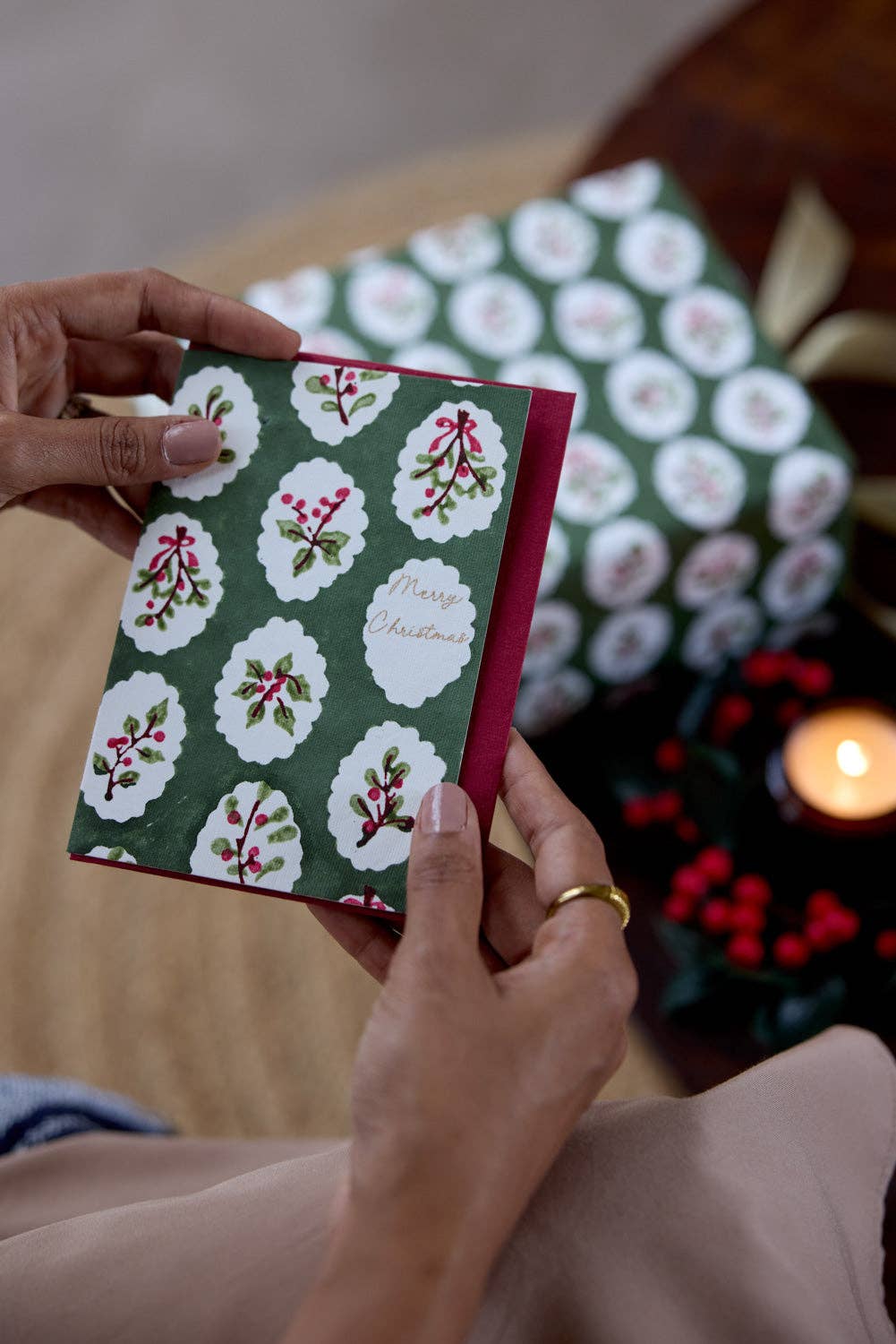 Carte de Noël – Houx sur fond vert