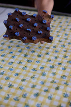 Carte fleurie – Vichy jaune et fleurs bleues