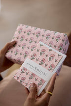 Carte fleurie – Petites fleurs sur fond rose poudré