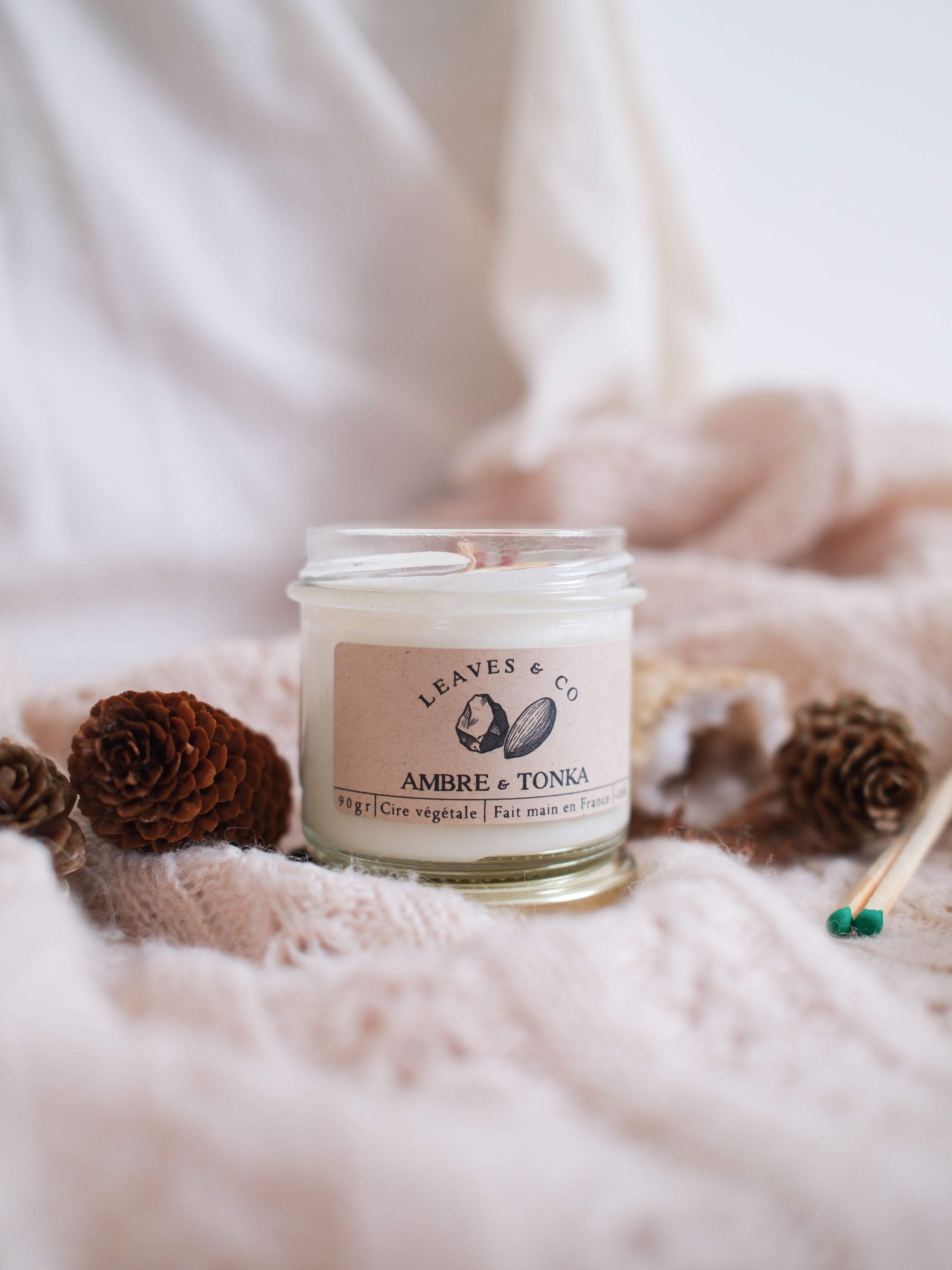 Bougie parfumée artisanale cire végétale - Ambre & Tonka