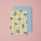 Carte fleurie – Vichy jaune et fleurs bleues