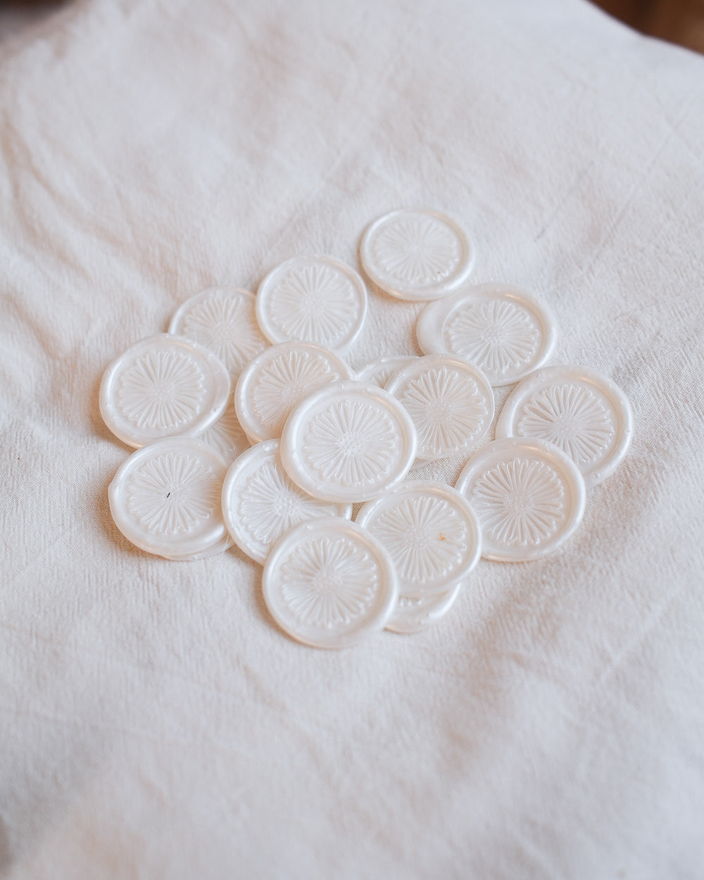 Daisy wax seal