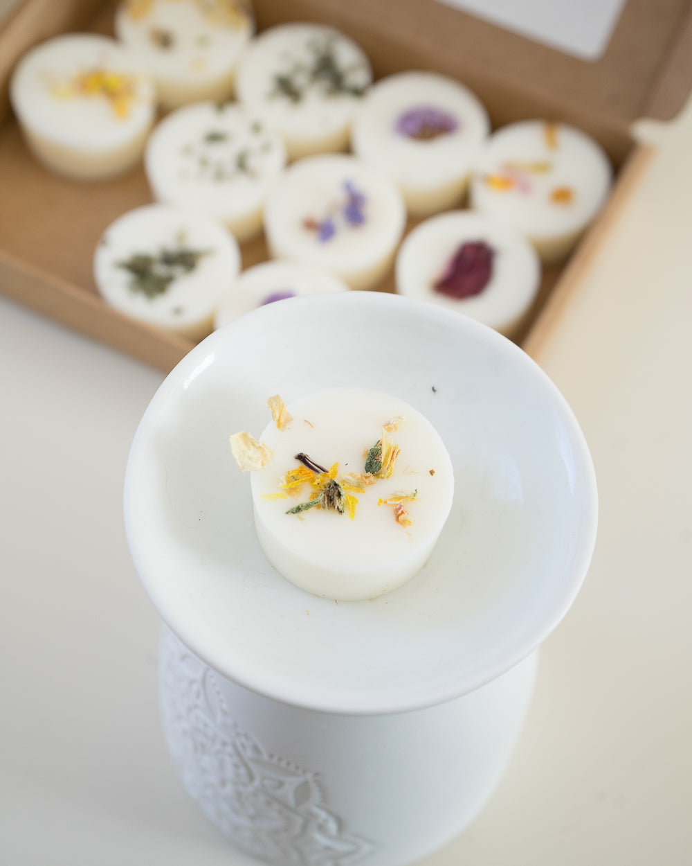 Box of 12 summer-scented wax melts